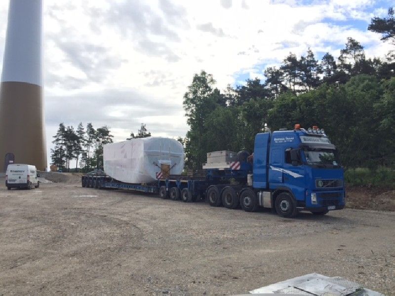 Montagearbeiten einer Silo Anlage mit 250 Tonnen Kran