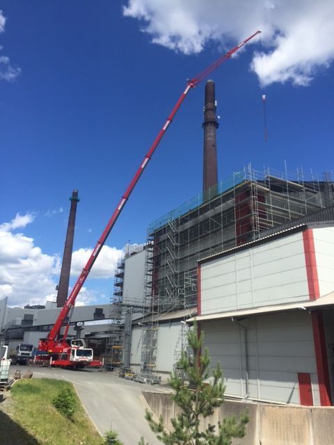 Montagearbeiten einer Silo Anlage mit 250 Tonnen Kran
