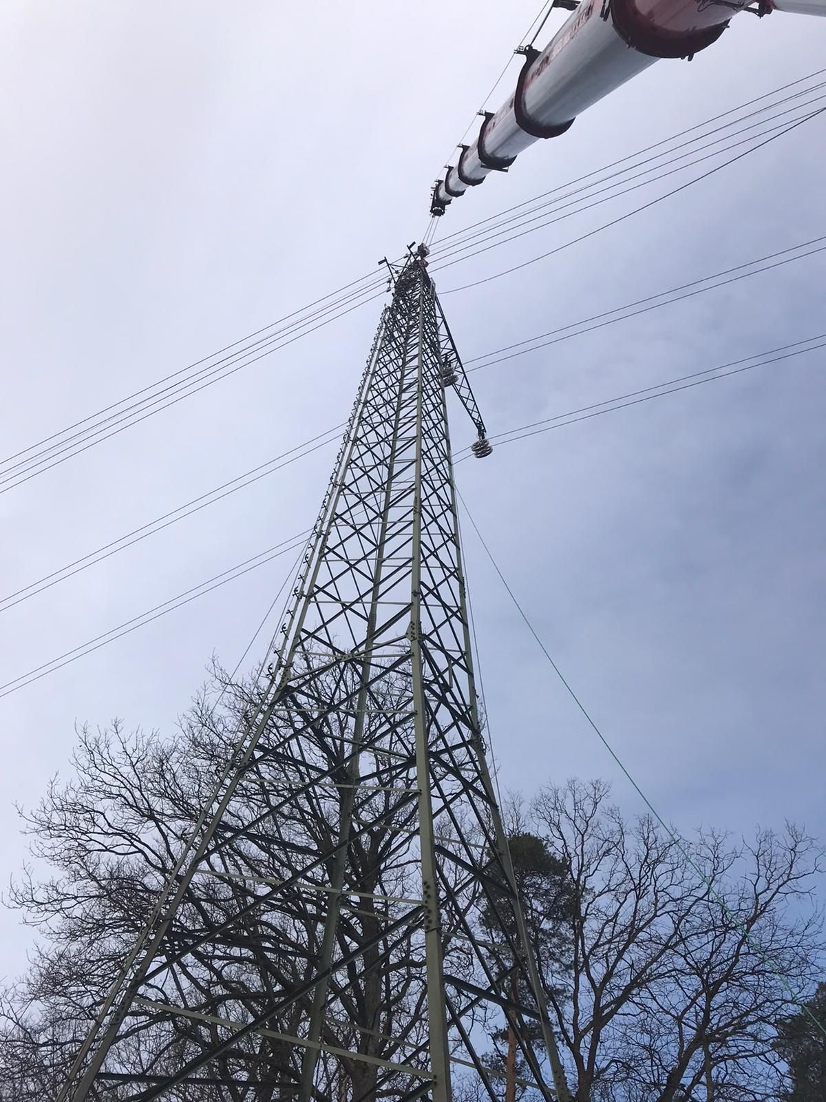 Schwimmbagger im Tandem verheben