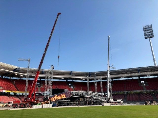 Bühnenaufbau Max-Morlock Stadion