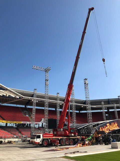 Bühnenaufbau Max-Morlock Stadion
