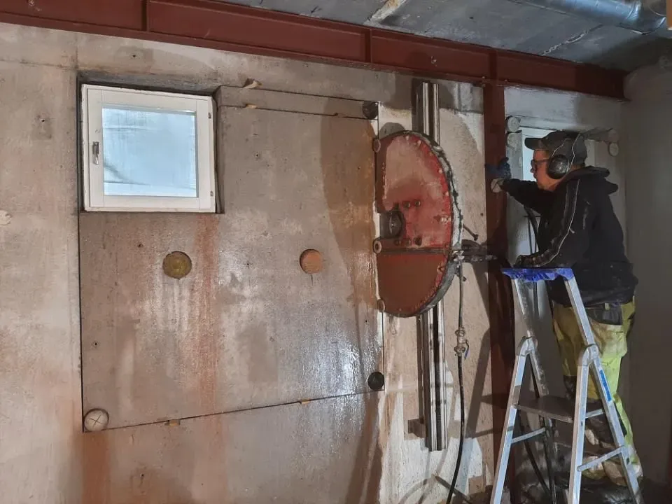 purkutöitä asianmukaisella kalustolla