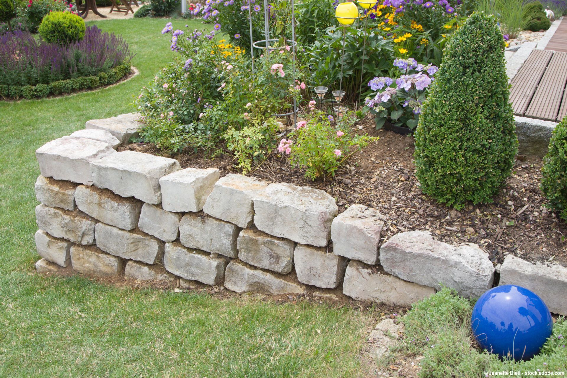 Steinarbeiten im Garten