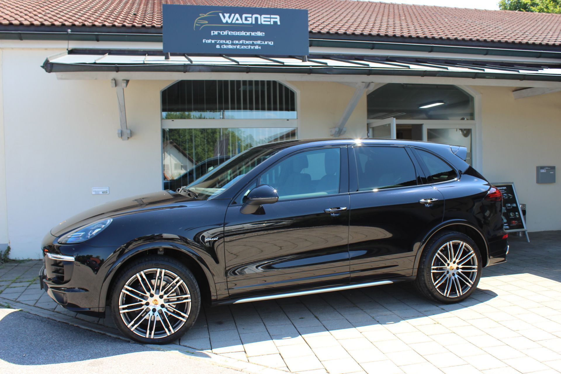 Porsche Lackaufbereitung Exklusiv inkl .Micro Kratzer und Anti Hologramm Politur und Versiegelung mit Teflon Cornauba Wachs