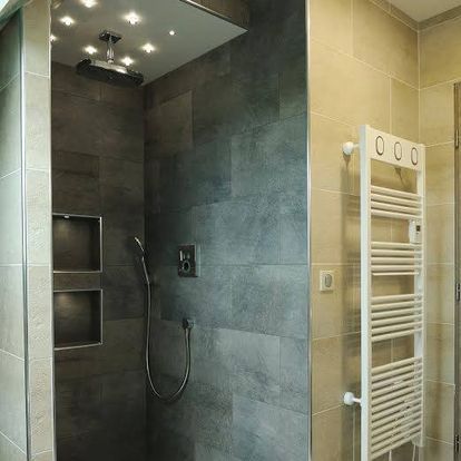 Douche avec radiateur