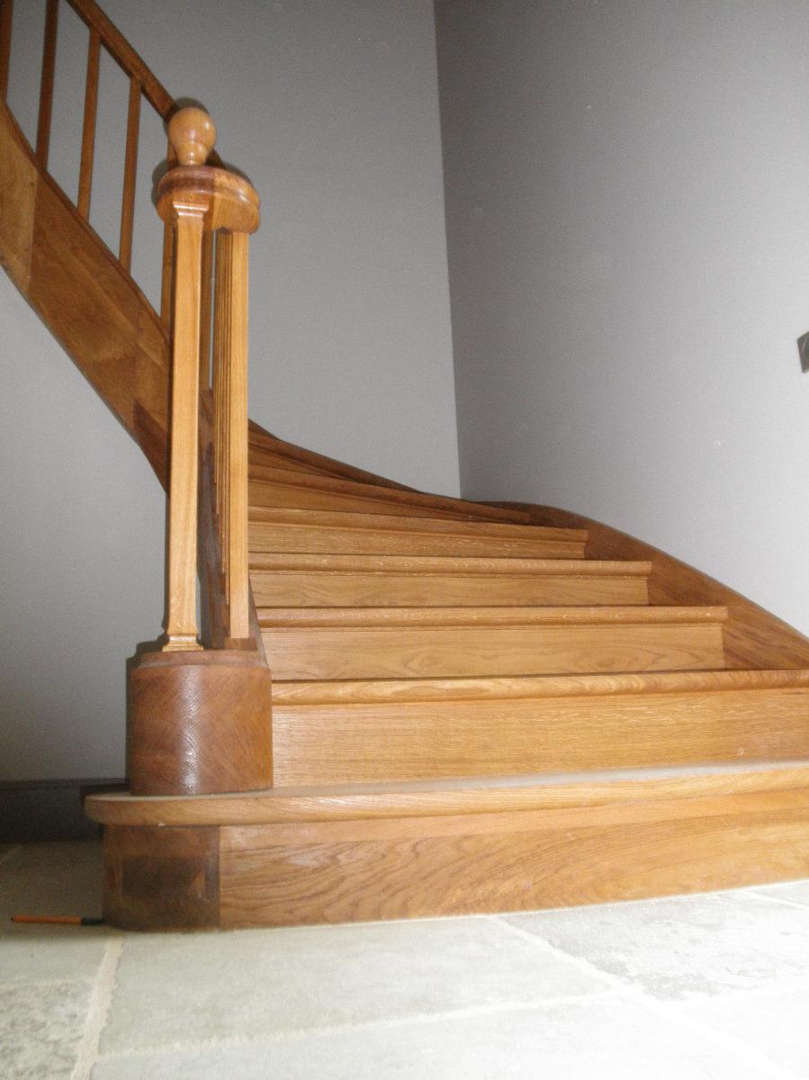 Escalier classique en bois