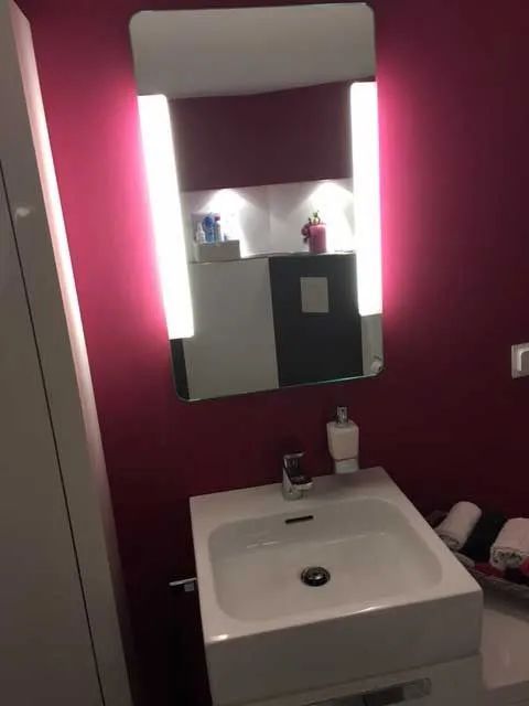 Saniertes Gäste-WC mit Spiegel