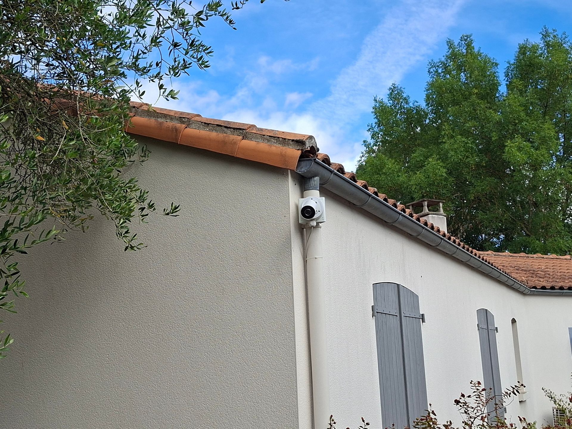Grande propriété équipée d’un système d’alarme et de vidéosurveillance