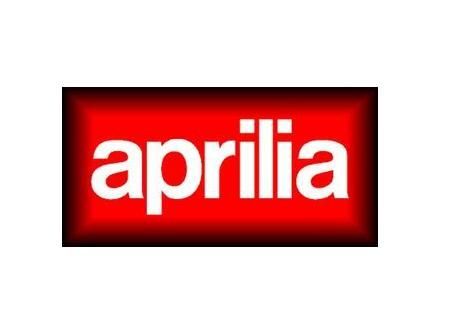 El logotipo de Aprilia es rojo y blanco sobre un fondo blanco.