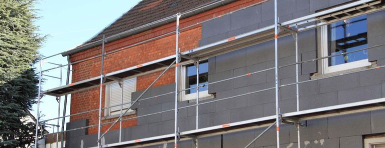 Pool mit Holzrand - Auf Im und um's Haus