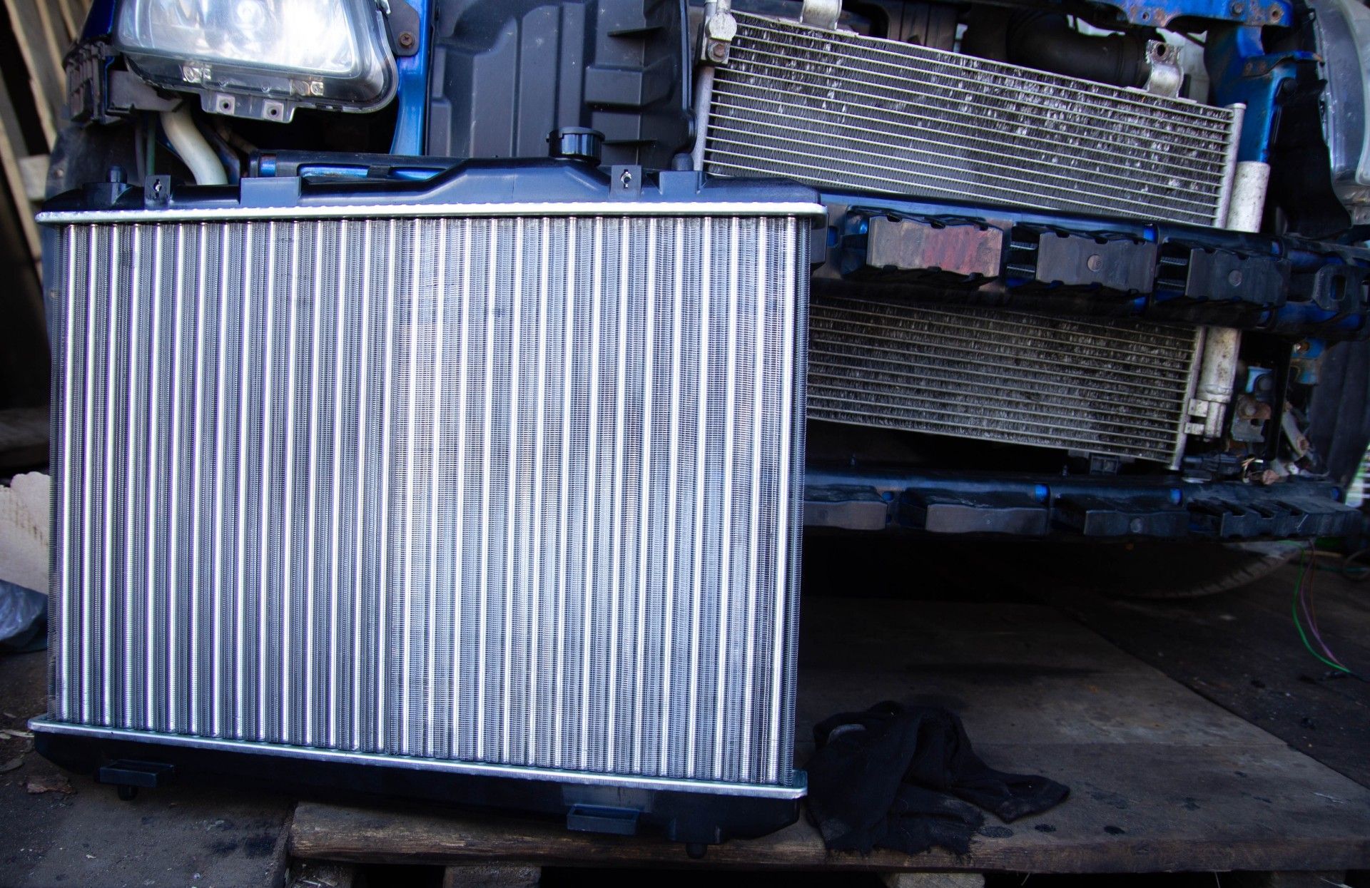 SaHa Haustechnik GmbH - Filteranlage in einer Werkstatt