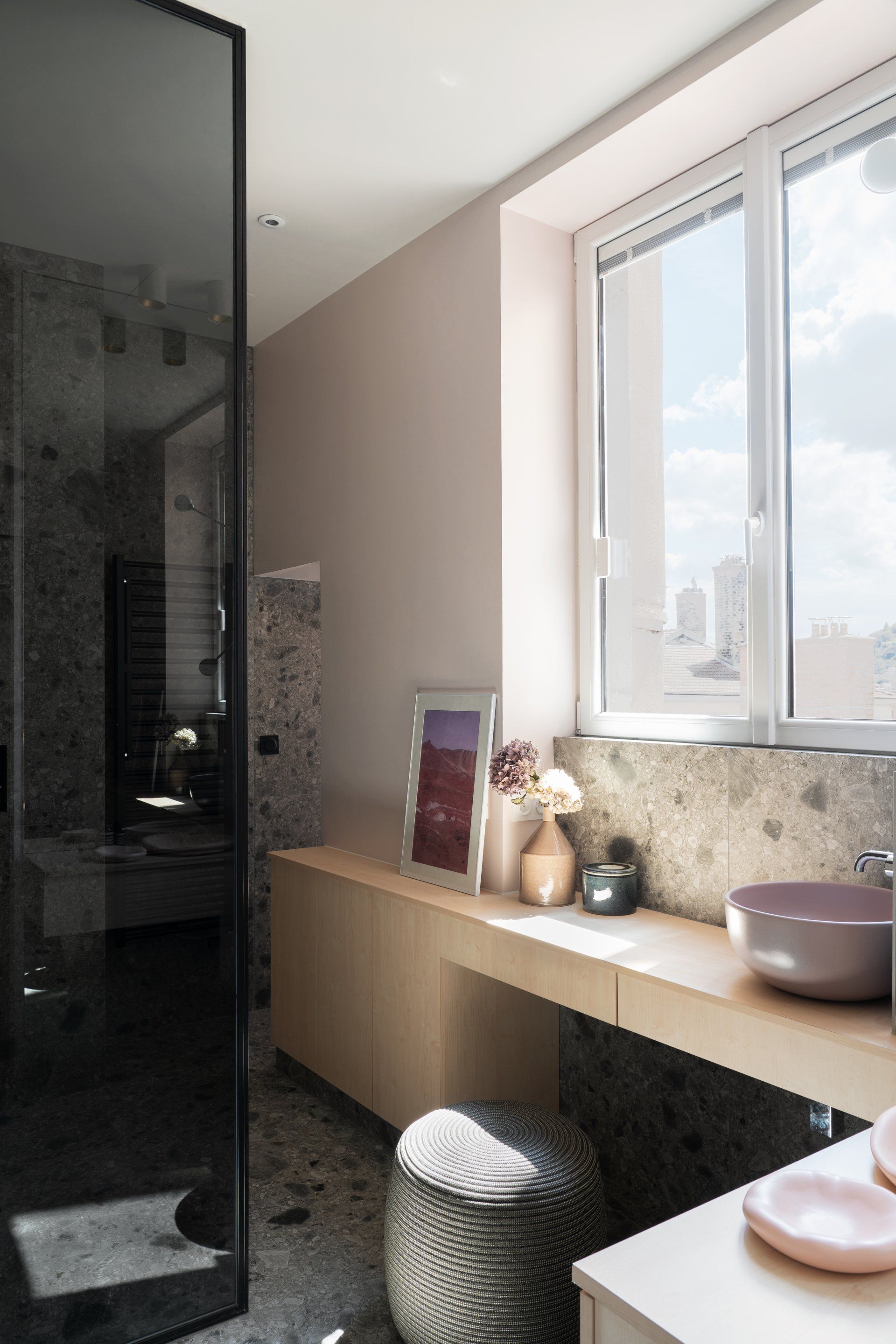 Revêtement terrazzo salle de bains