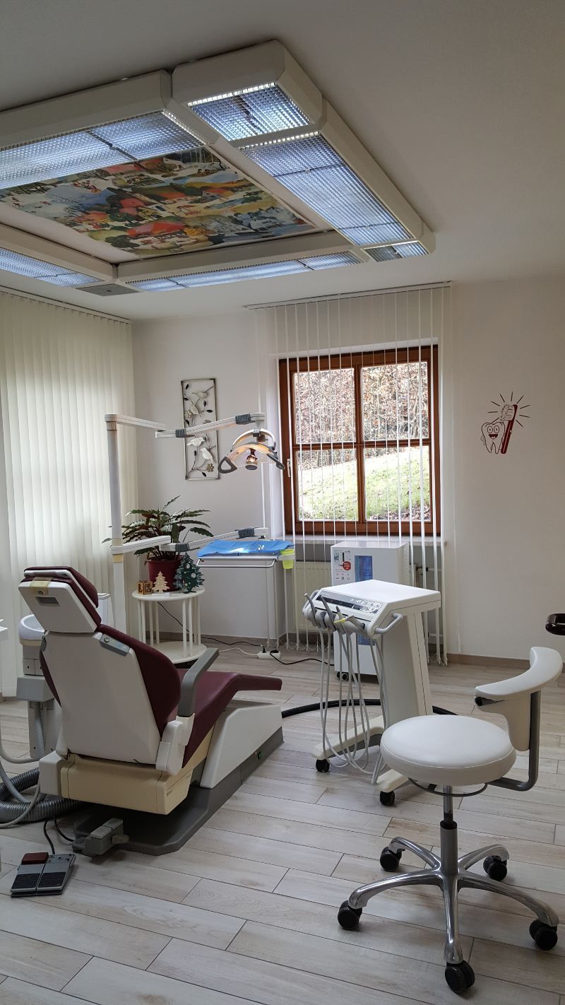Behandlungszimmer beim Zahnarzt
