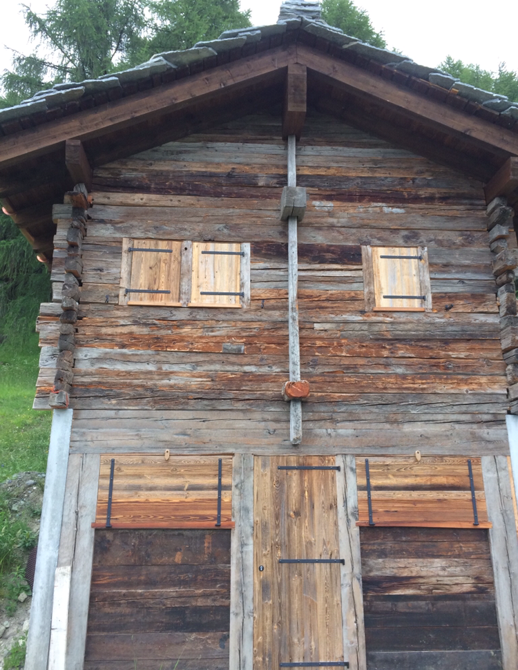 Ébénisterie-Charpente-Menuiserie Georges - armoire sur mesure
