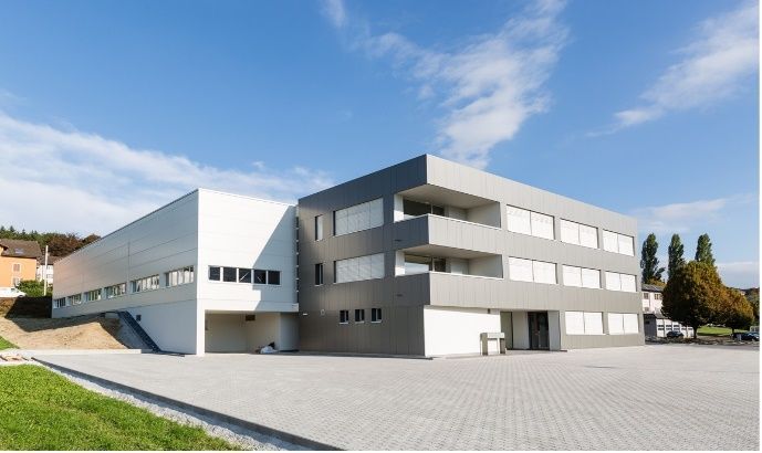 Gewerbegebäude Eljuno Hochdorf