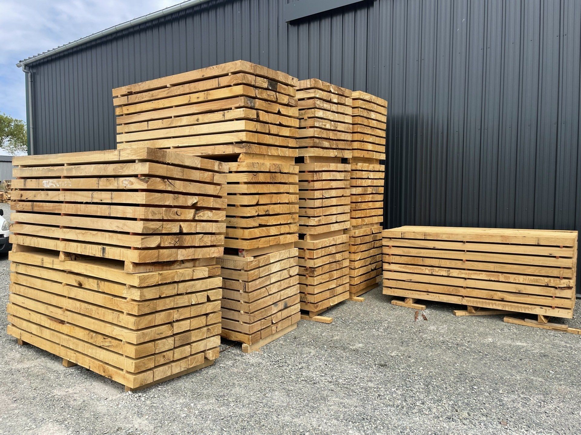 Plusieures palettes de planche