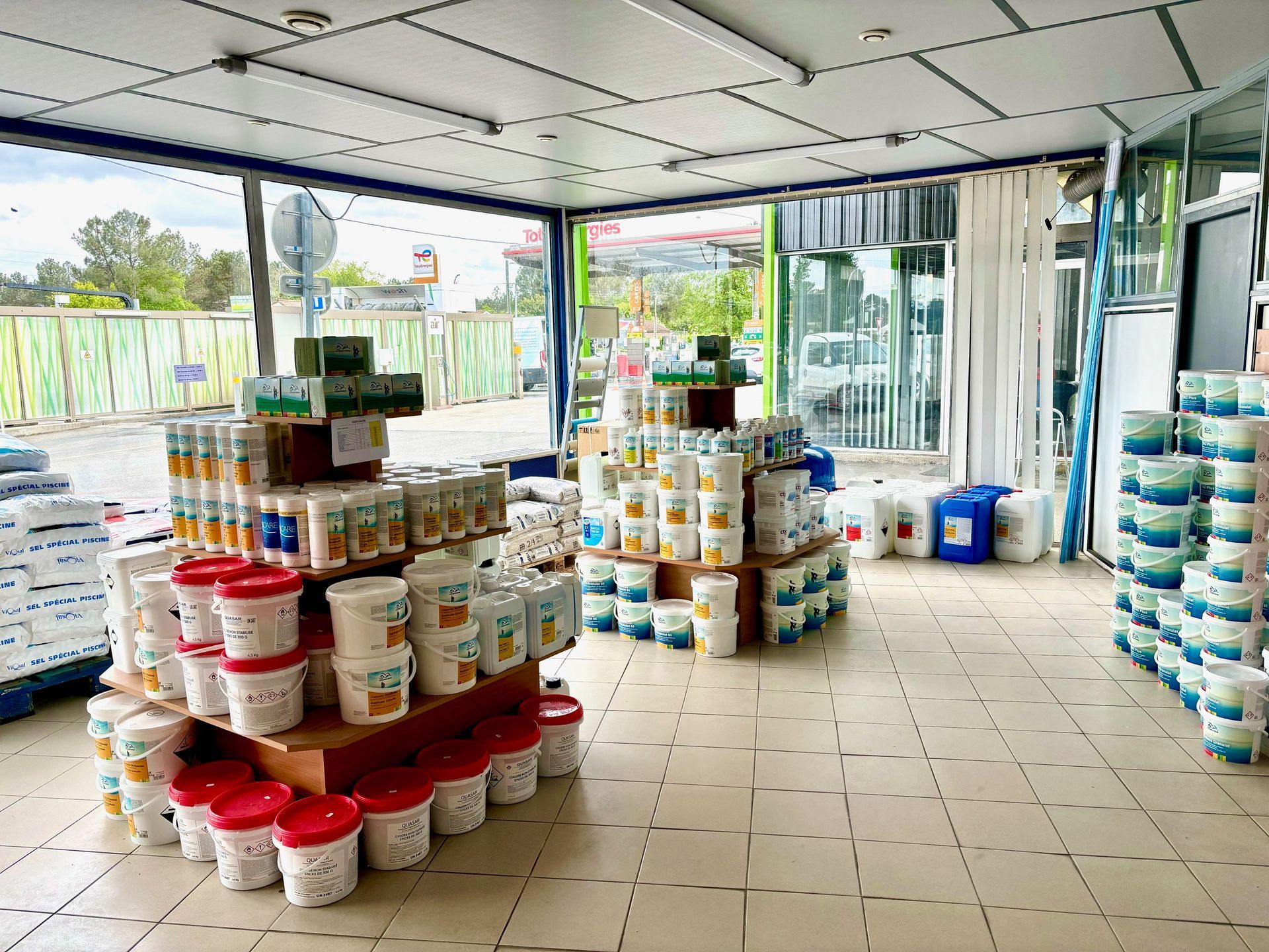 Produits et accessoires du magasin Piscines Entretien Nettoyage