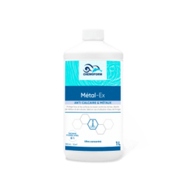 Bouteille blanche de nettoyant Métal-Ex avec étiquette bleue sur fond blanc