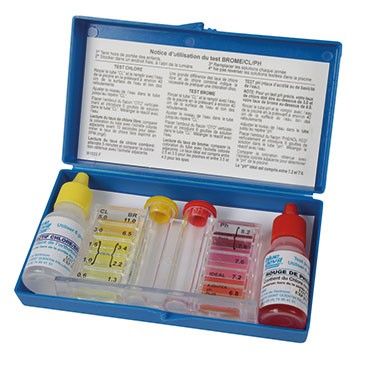 Kit de test d'eau Open Blue contenant des tubes à essai, des réactifs colorés et une notice d'utilisation.