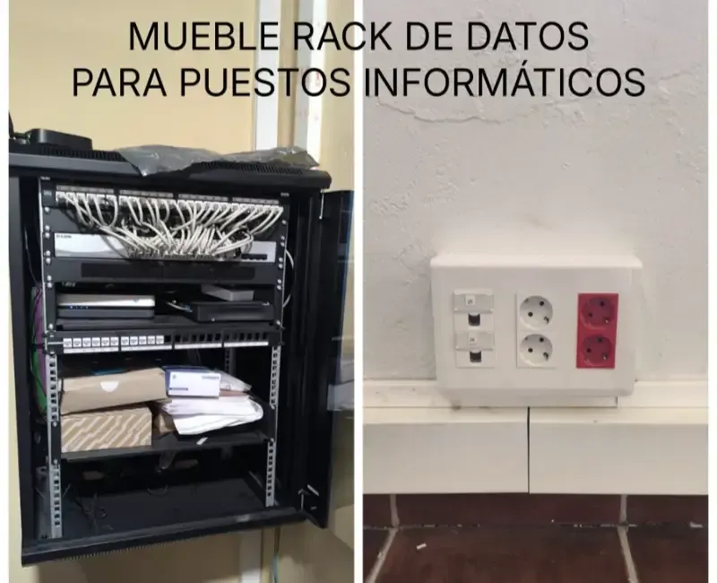 Rack de datos negro con cables y equipos, junto a un tomacorriente de pared blanco.