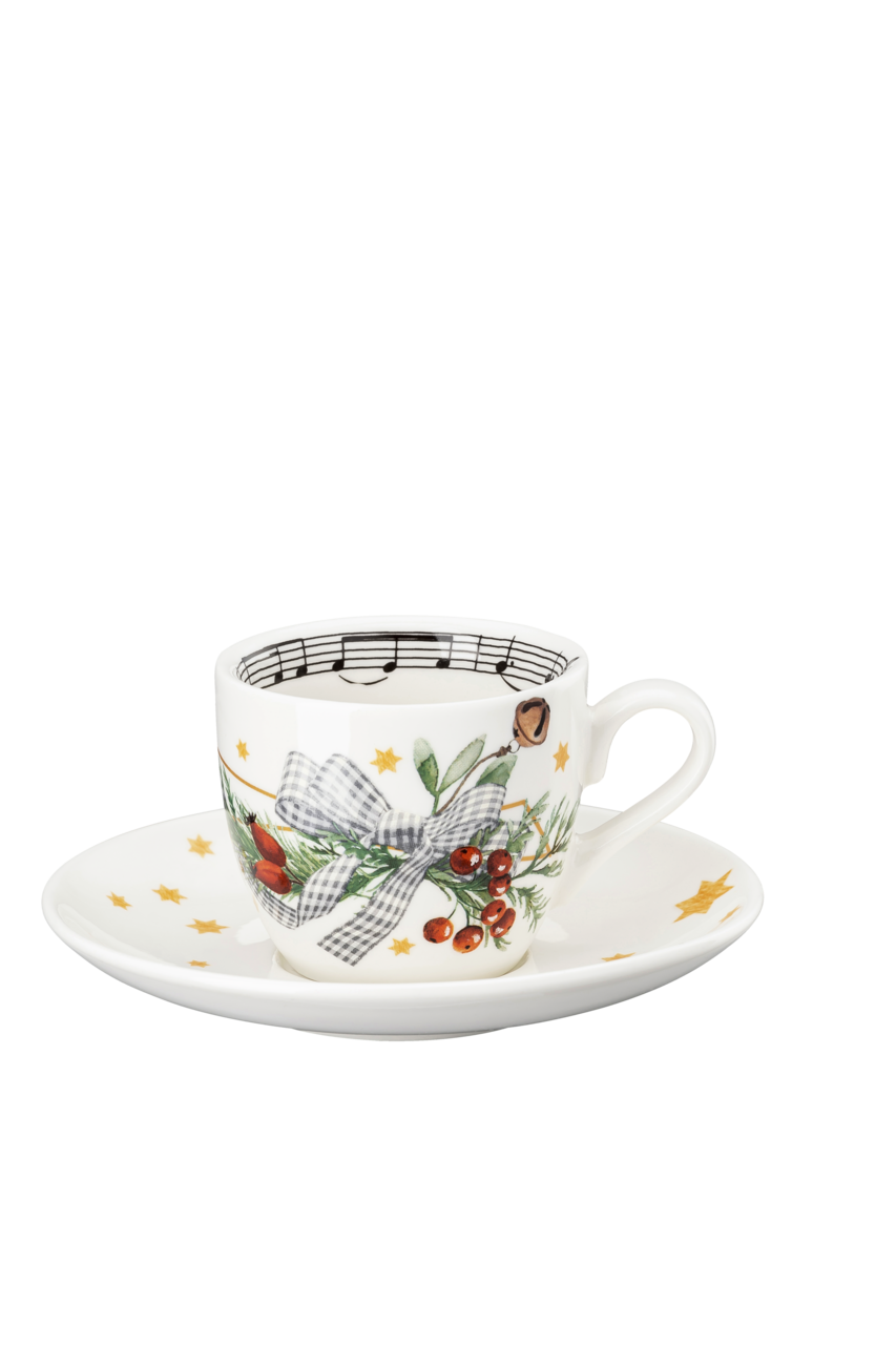 Weißes Teeservice mit Tasse und Untertasse, verziert mit Weihnachtsschleife, Beeren und Sternen.