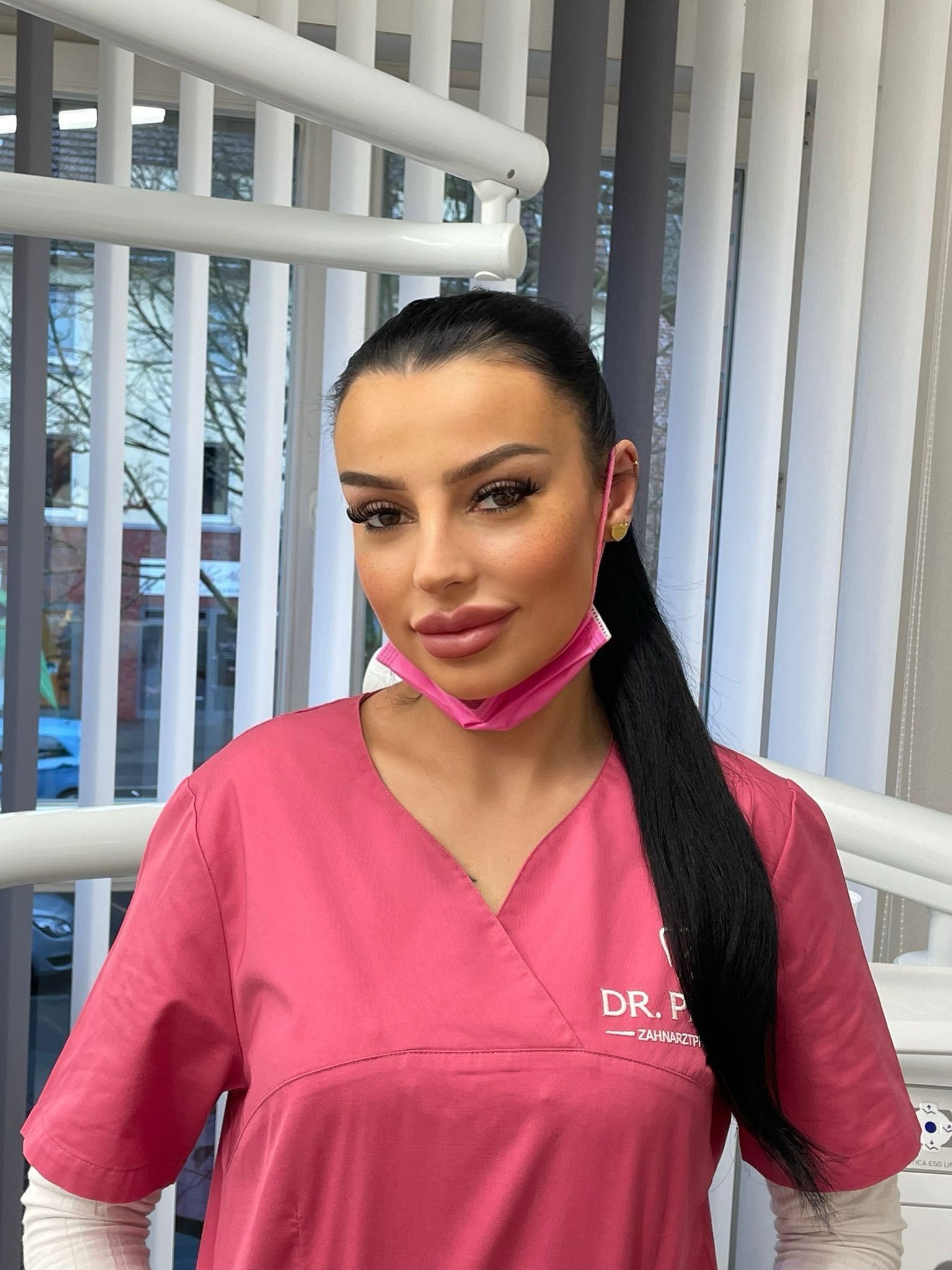 Frau Tamara Wichmann