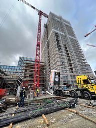 Bau HomeServices GmbH – Baustelle des Artisa Towers mit Kran