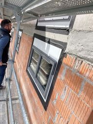 Bau HomeServices GmbH – Kellerfenster in Mauerwerk