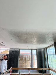 Bau HomeServices GmbH – Decke mit Feinputz