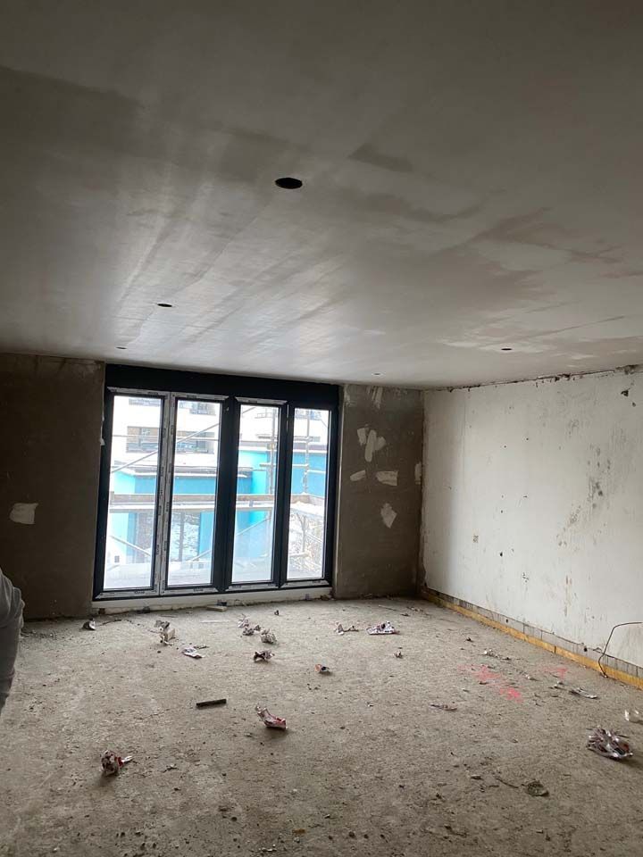 Bau HomeServices GmbH – neue Fenster mit schwarzem Rahmen