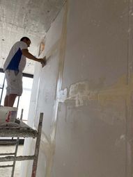 Bau HomeServices GmbH – Spachteln von Wänden