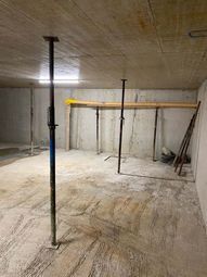 Bau HomeServices GmbH – neue Decke wird gestützt