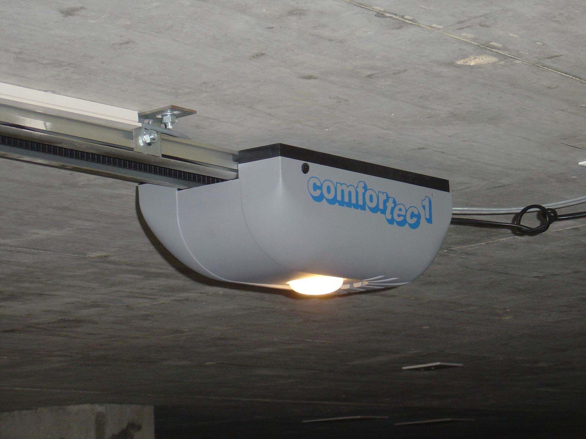 Antrieb | Torbau und Antriebstechnik für Garagentore aus Niederweningen in Zürich