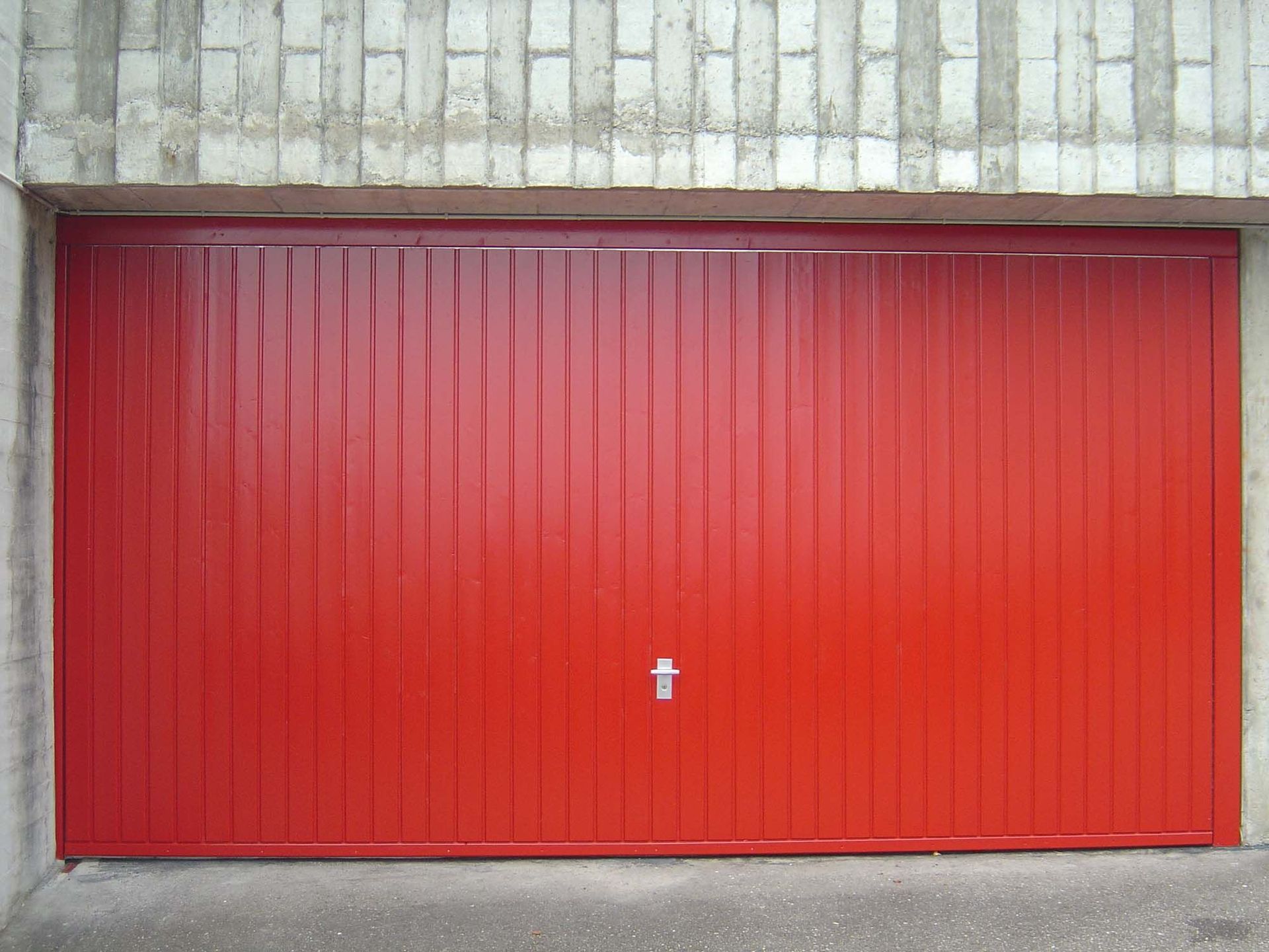 Schwingtor | Torbau und Antriebstechnik für Garagentore aus Niederweningen in Zürich