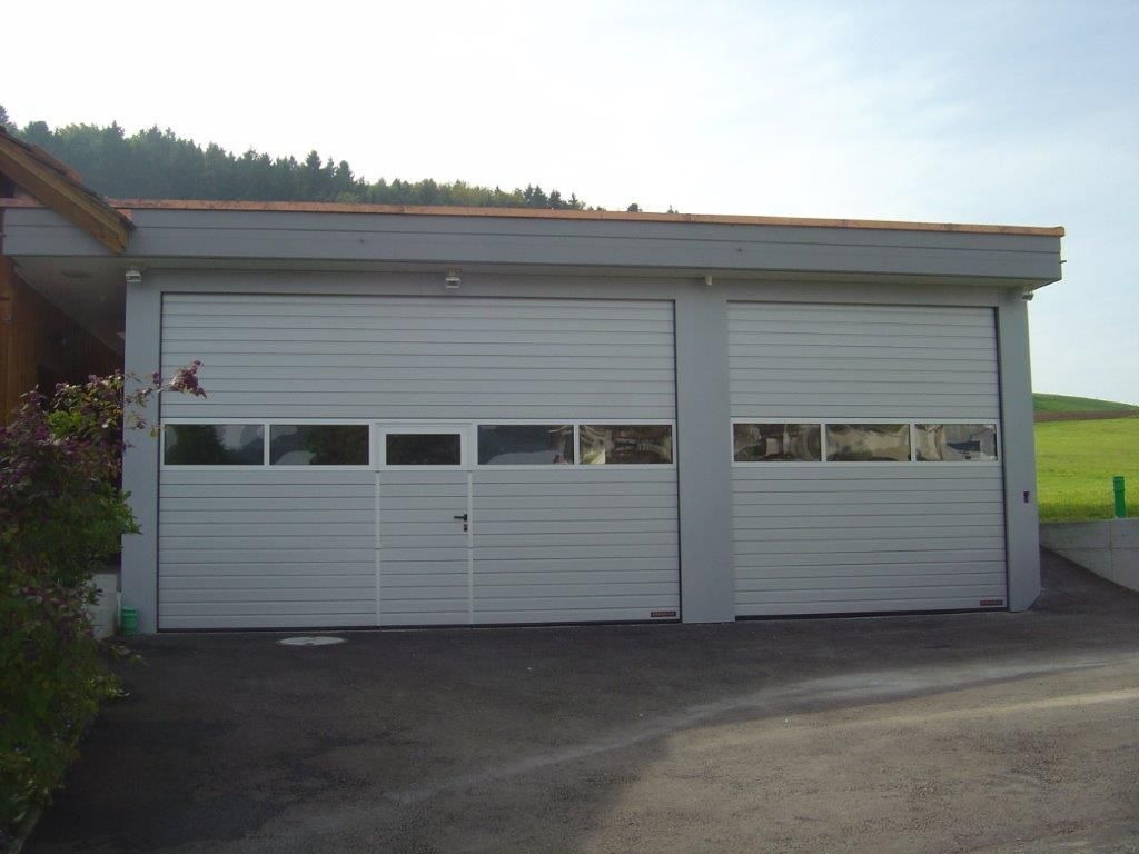 Sektionaltor | Torbau und Antriebstechnik für Garagentore aus Niederweningen in Zürich
