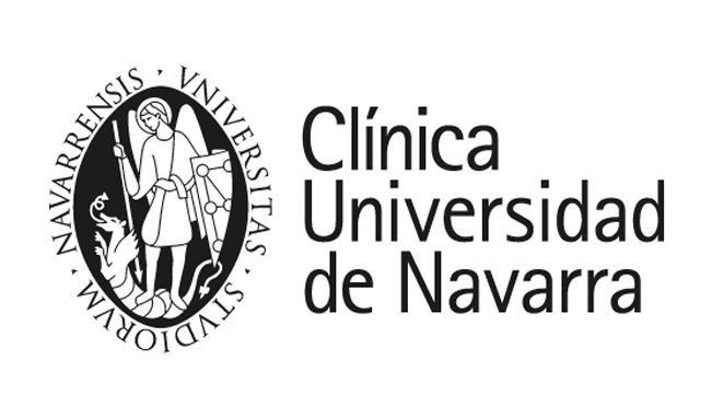 Logo of Clínica Universidad de Navarra: angel with staff, text