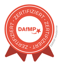 Ein rotes dafmp-Logo mit einer roten Schleife