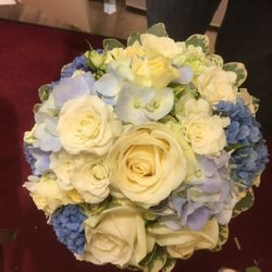 Blumenstraß creme mit hellblau