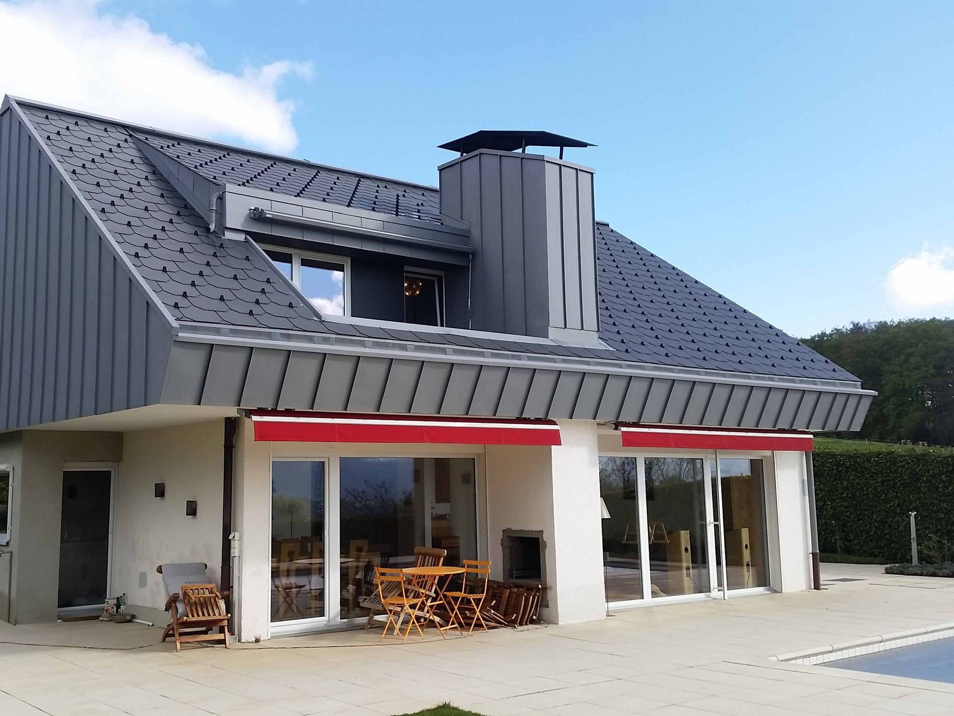 Ferblanterie en Zinc prépatiné, couverture en Eternit noir 40/72 à Savigny