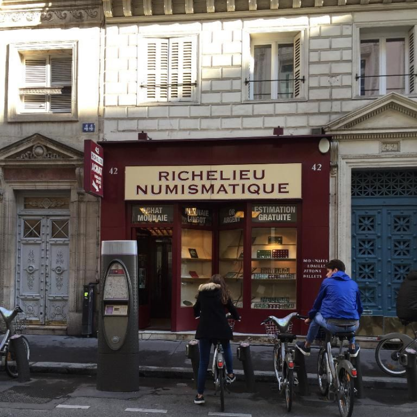 Un magasin de pièces de monnaie, Richelieu Numismatique.