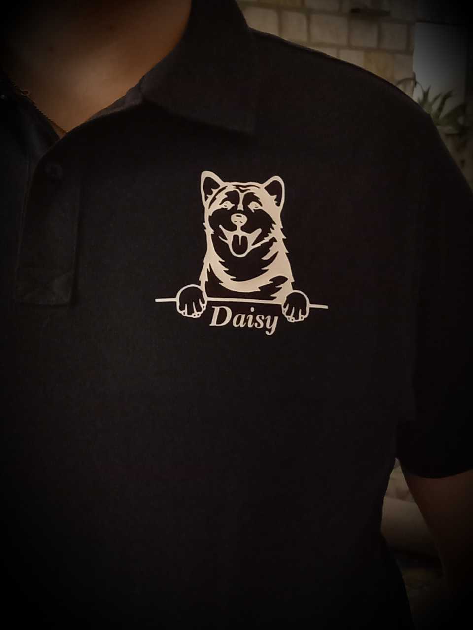 Detailopname van een gepersonaliseerde textielbedrukking gemaakt door Crea Dili.