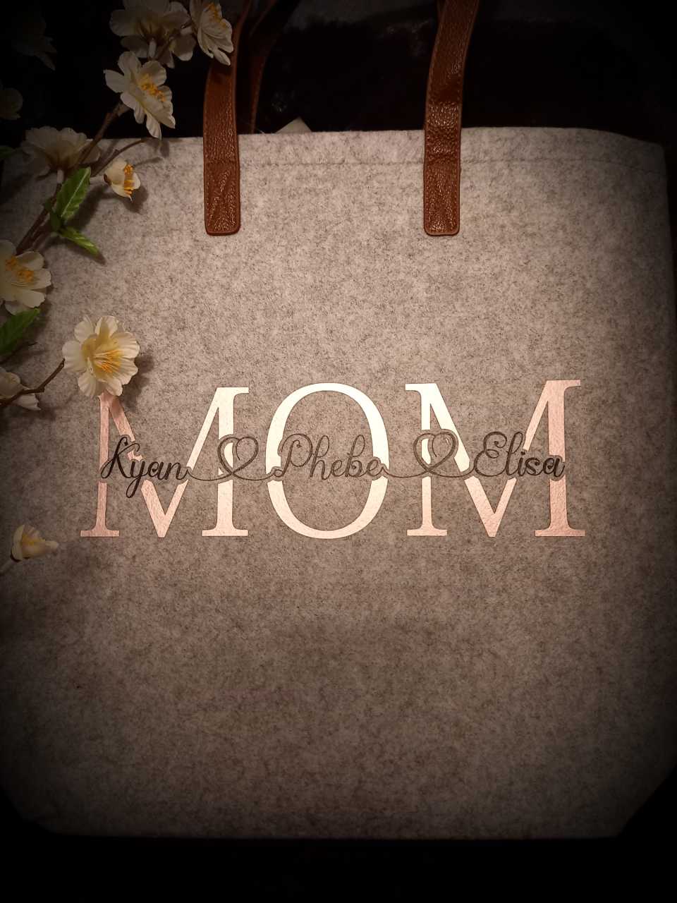 Detailopname van een gepersonaliseerde textielbedrukking gemaakt door Crea Dili.