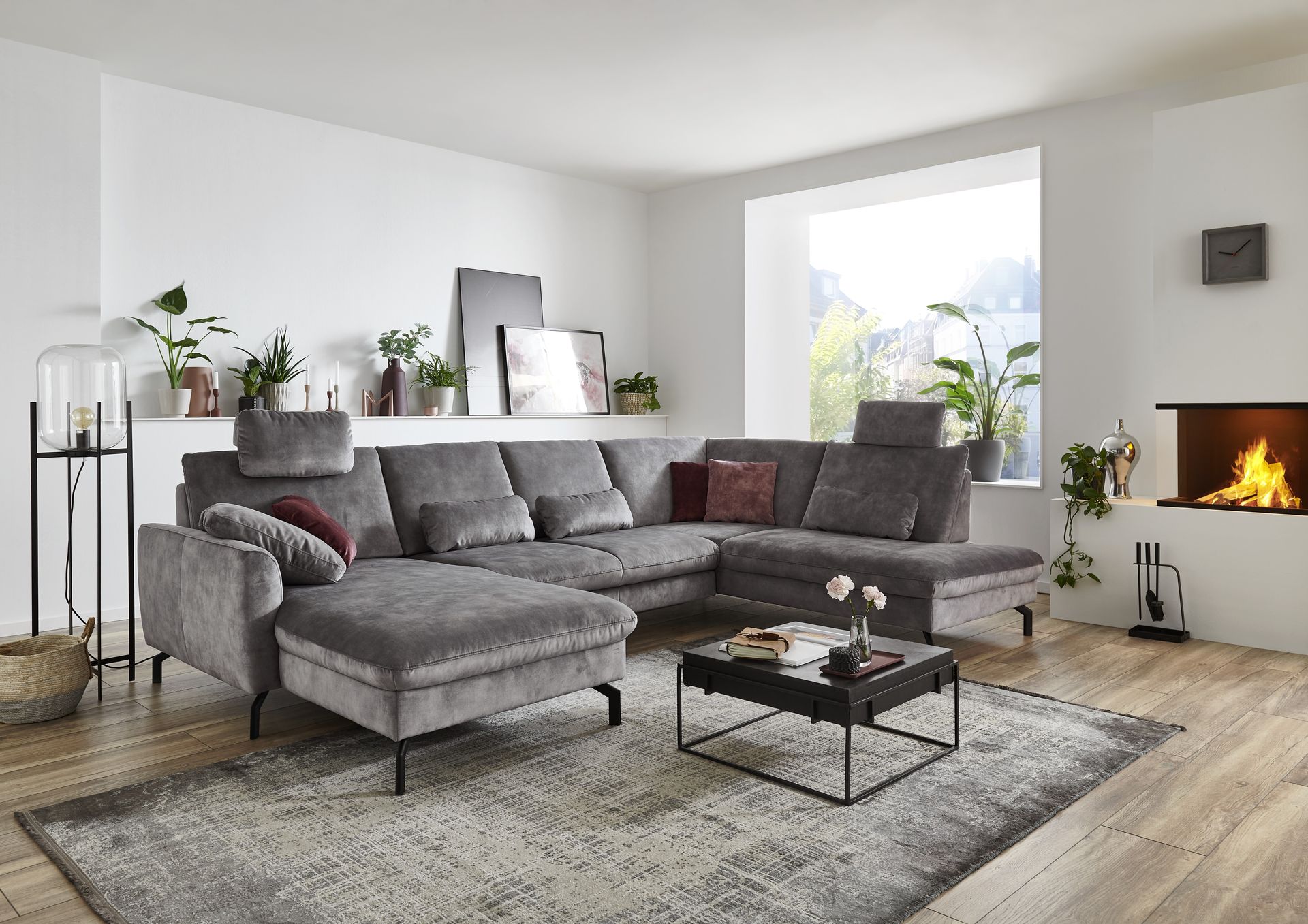 Graue Samt-Couch-Wohnlandschaft mit Récamière