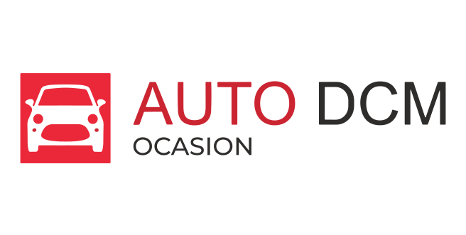 Logotipo de Auto DCM Occasion con icono de coche rojo y texto negro y rojo sobre fondo blanco.
