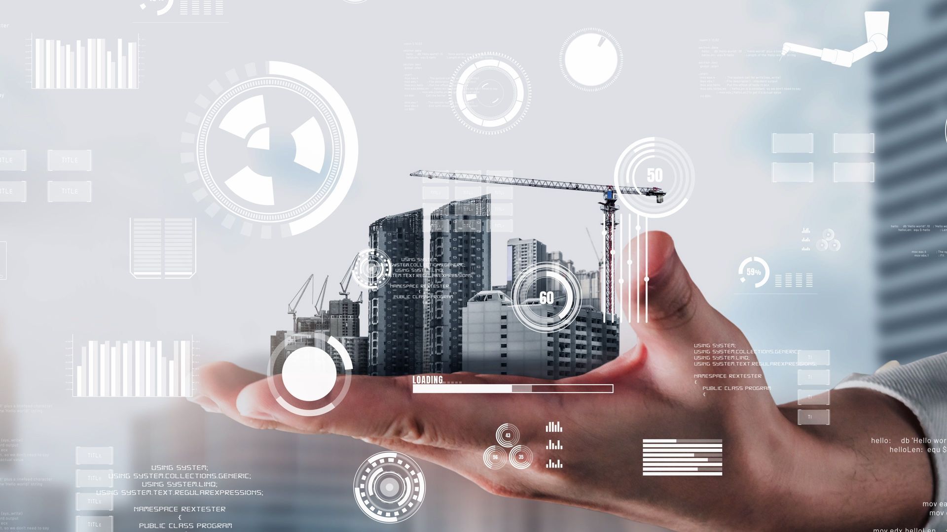 Mano sosteniendo un sitio de construcción de una ciudad en miniatura con proyecciones de datos holográficos.