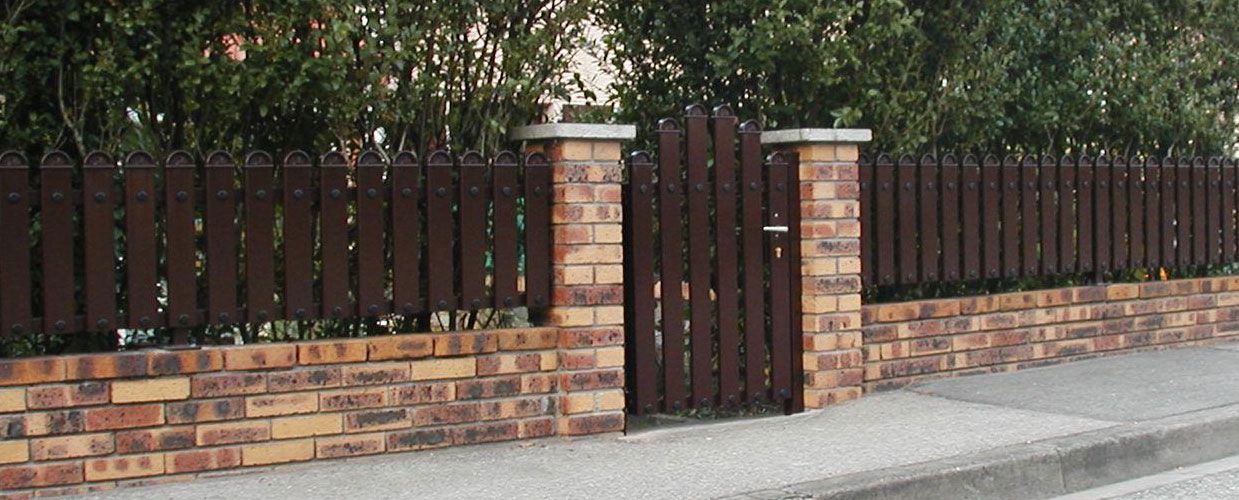 Portillon et barrière assortie.