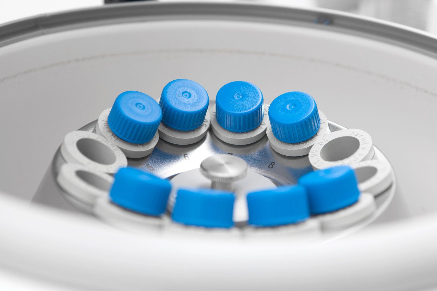 Tubes à essai dans une centrifugeuse
