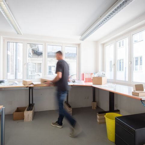 Mitarbeiter im Büro von Sutt AG