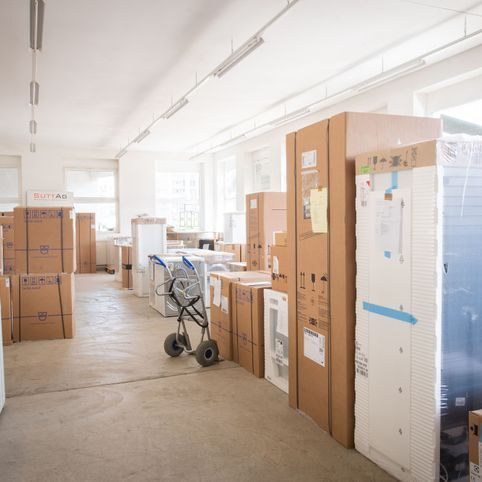Pakete gelagert bei der Sutt AG