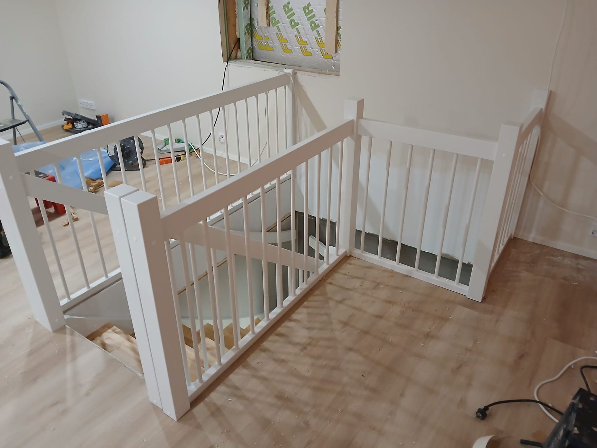 Laadukkaat puuportaat ja kestävät kaiteet - Portaat.fi Turku